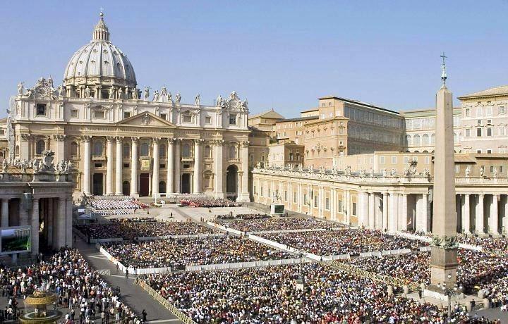 Skip the Line: Vatican Museums, Sistine Chapel & St. Peter's